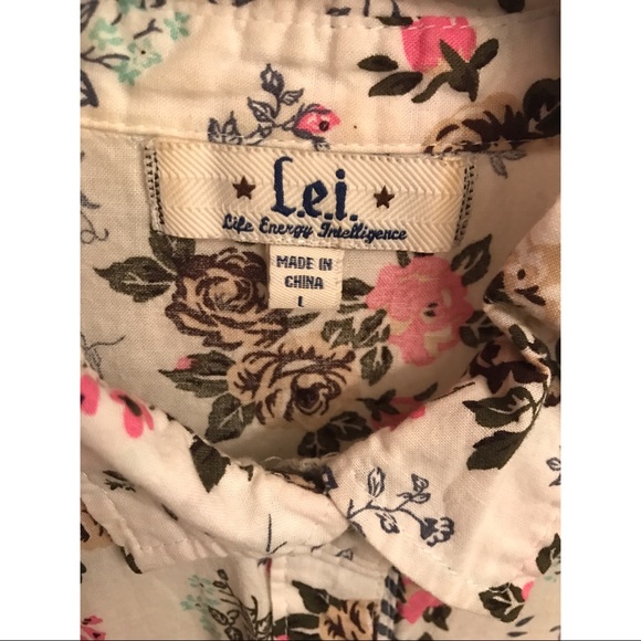Floral Button-Up Long-Sleeve - Picture 2 of 4